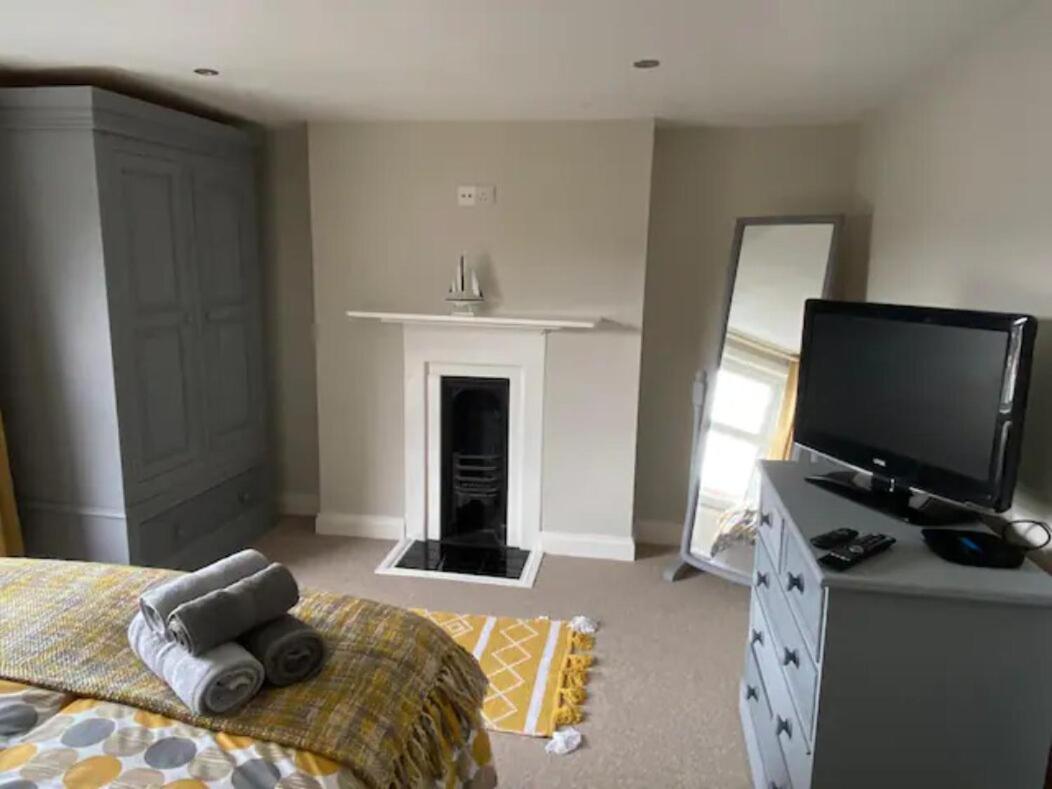 St Margarets Penthouse Apartment رايد المظهر الخارجي الصورة
